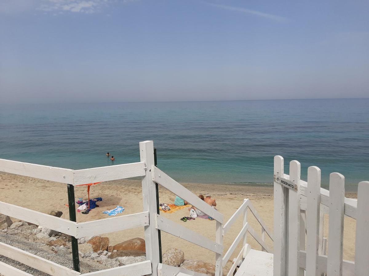 Villetta Sul Mare Капо-Ватикано Экстерьер фото
